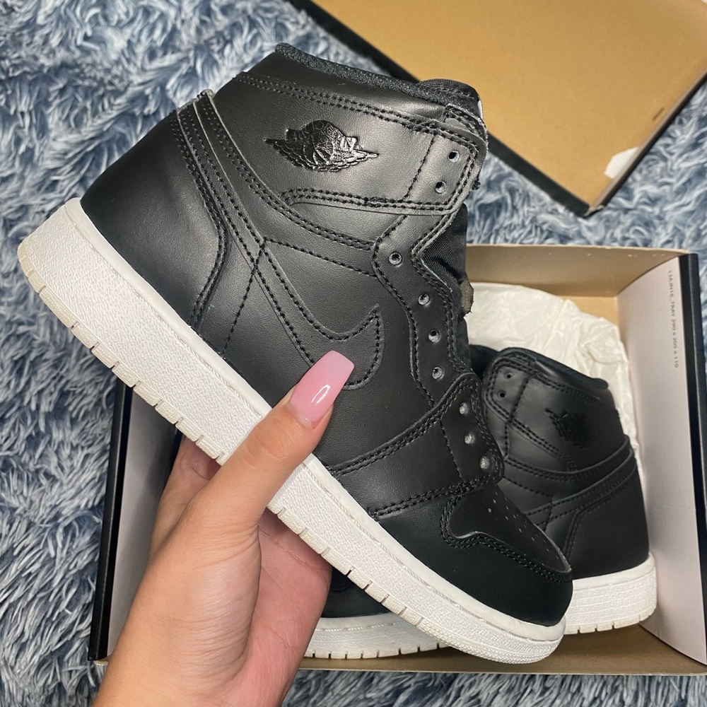 Jordan 1 “Cyber Monday” SIZE 6.5Y